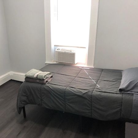 Private 2-Bedroom With Free Parking And Direct Bus To Nyc Manhattan Only 2 Blocks Away 린던 외부 사진